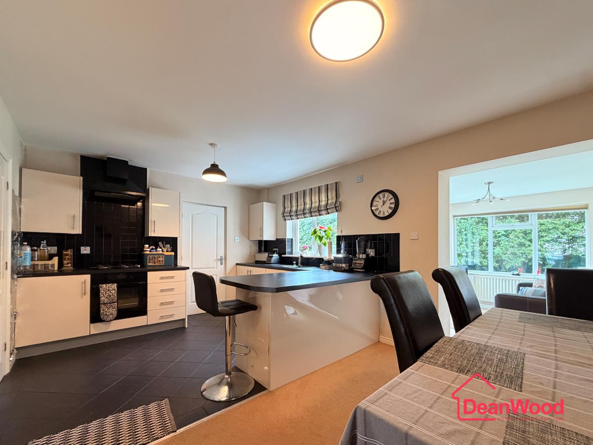 11 Larch Hill Grove, Onchan