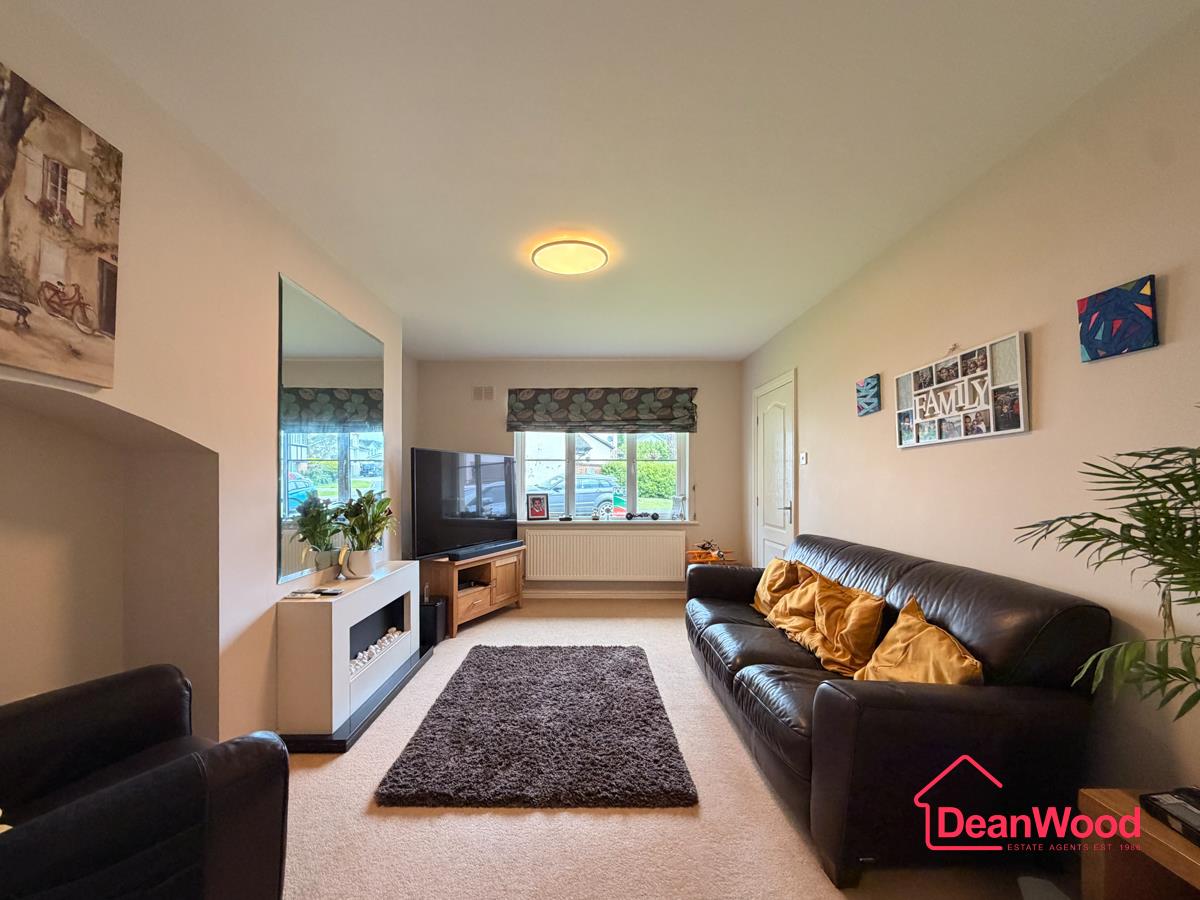11 Larch Hill Grove, Onchan