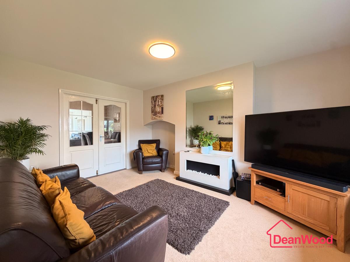 11 Larch Hill Grove, Onchan