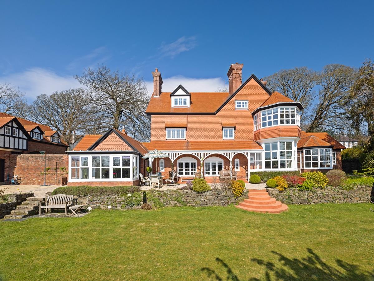 Oakleigh, Glencrutchery Road, Douglas