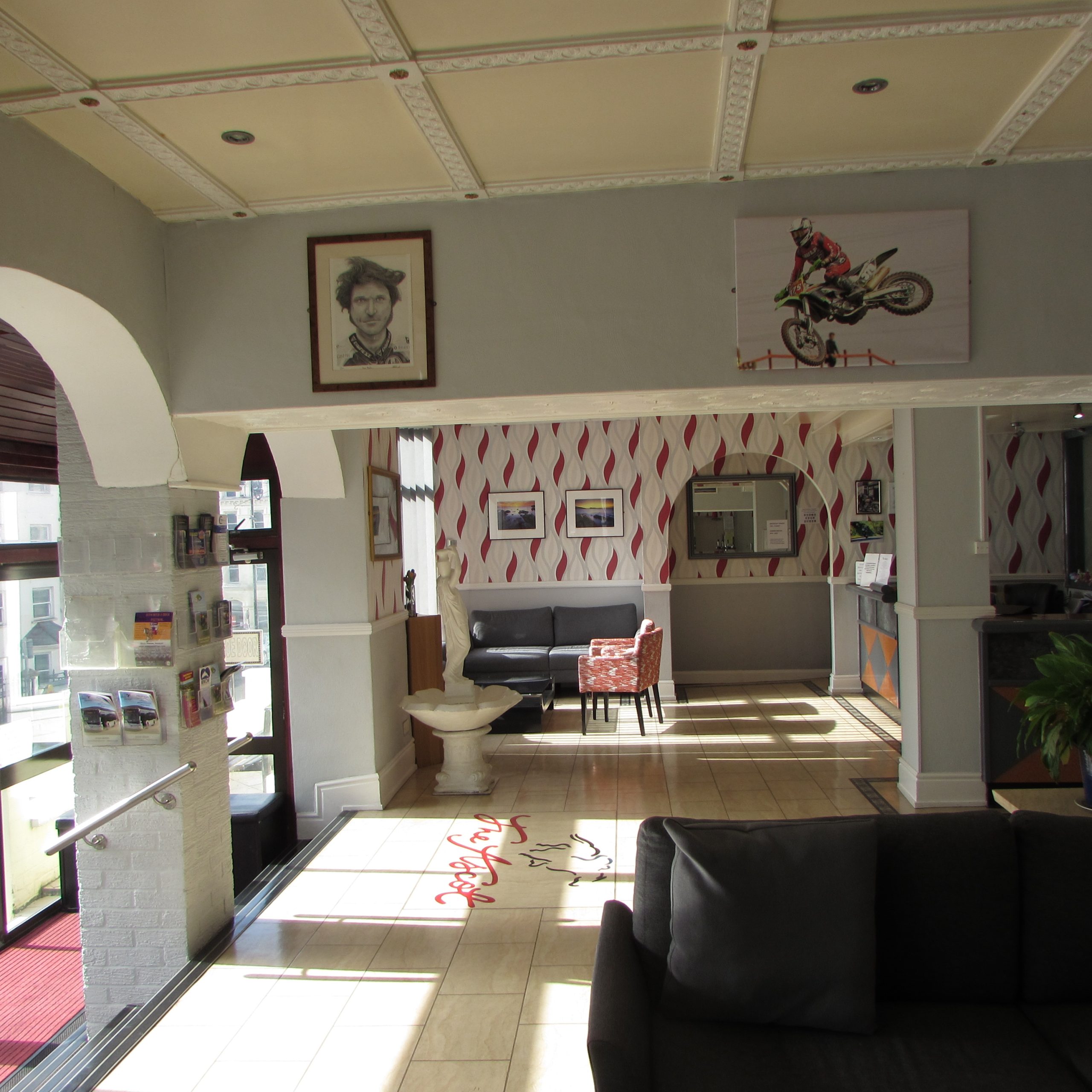The Ascot Hotel 5-8 Empire Terrace Douglas