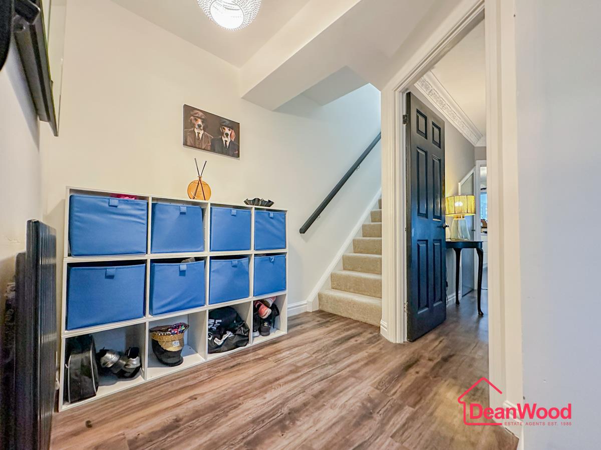6 Larch Hill, Douglas