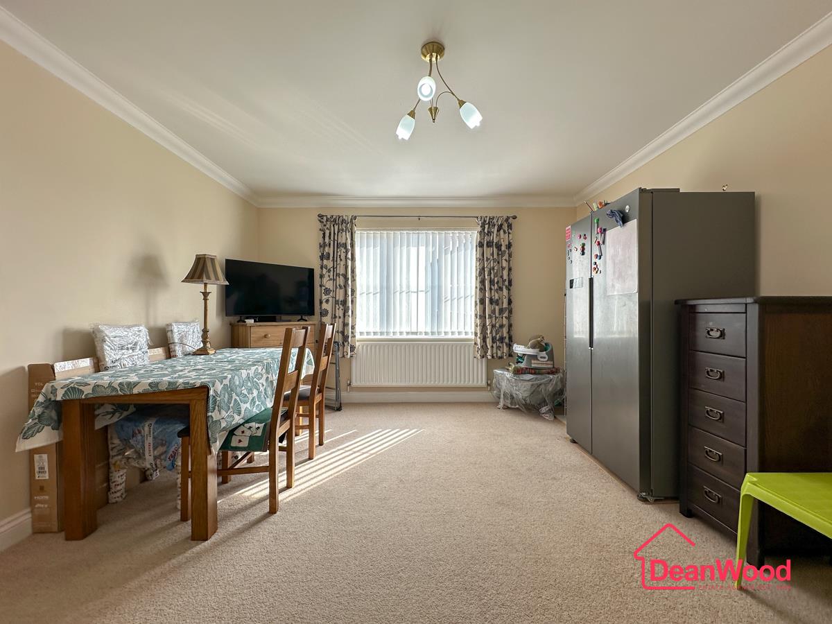 2 Queen Margaret Way, Glen Vine
