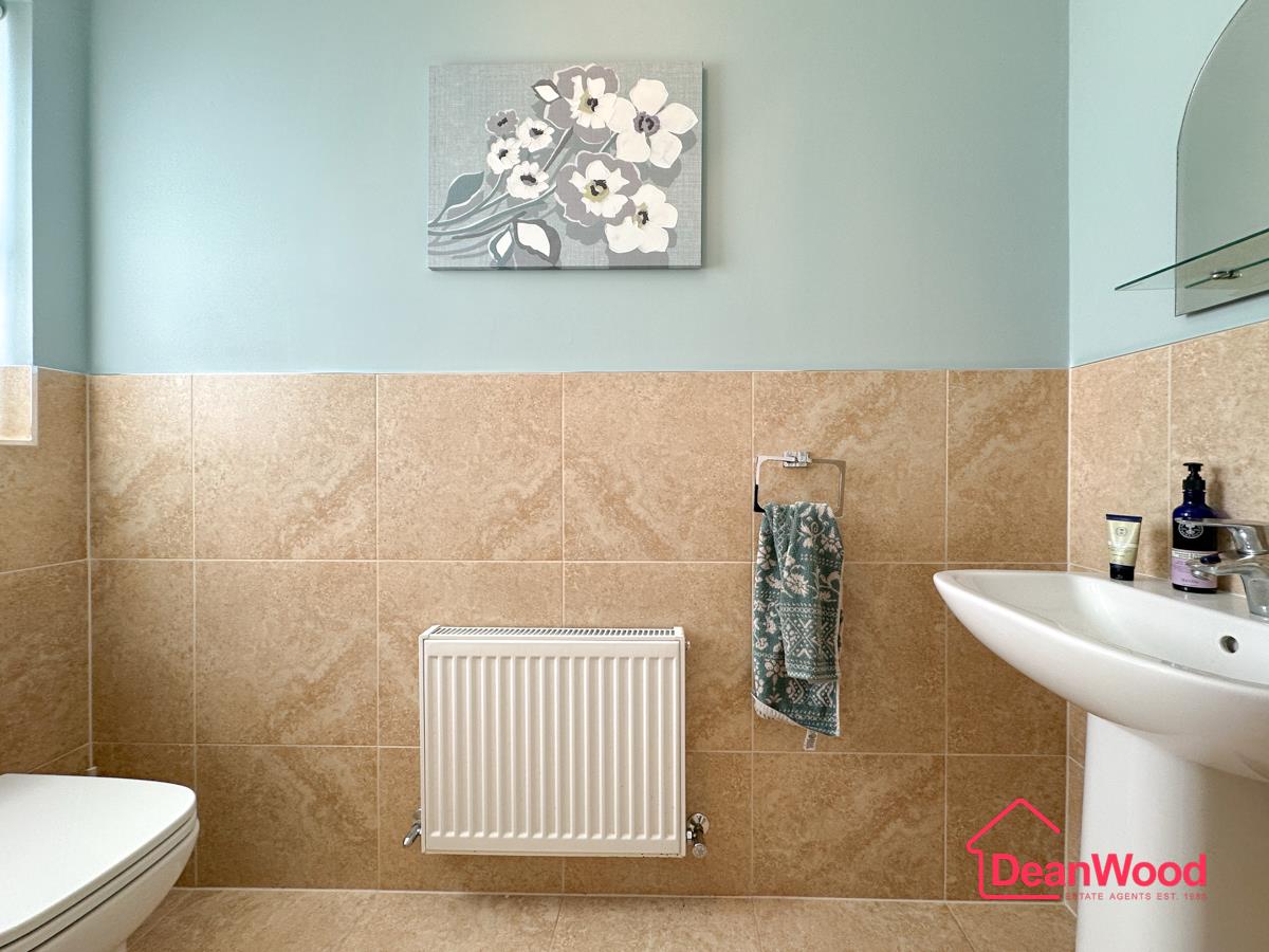 2 Queen Margaret Way, Glen Vine